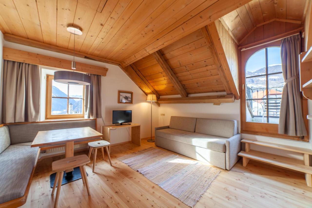 Hotel Greif Malles Venosta Extérieur photo