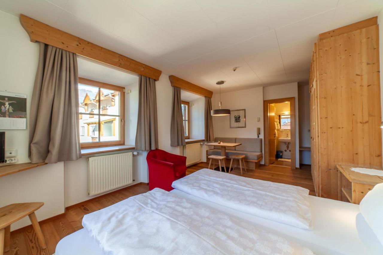 Hotel Greif Malles Venosta Extérieur photo