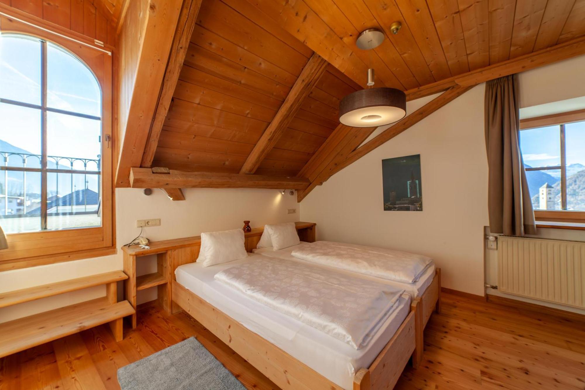 Hotel Greif Malles Venosta Extérieur photo