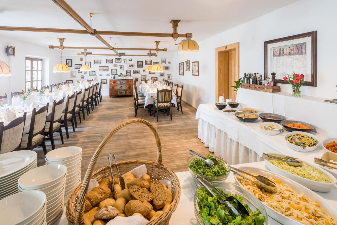 Hotel Greif Malles Venosta Extérieur photo