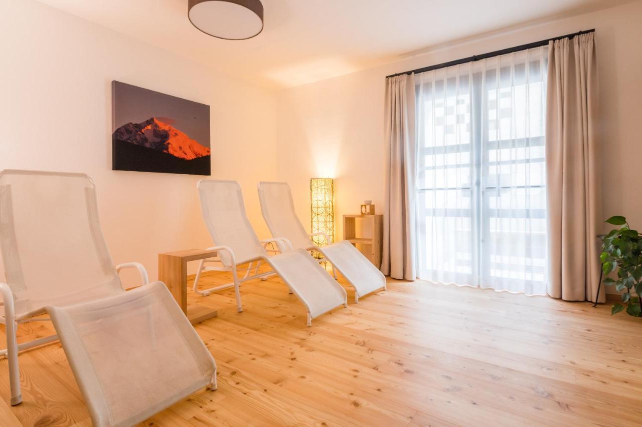 Hotel Greif Malles Venosta Extérieur photo